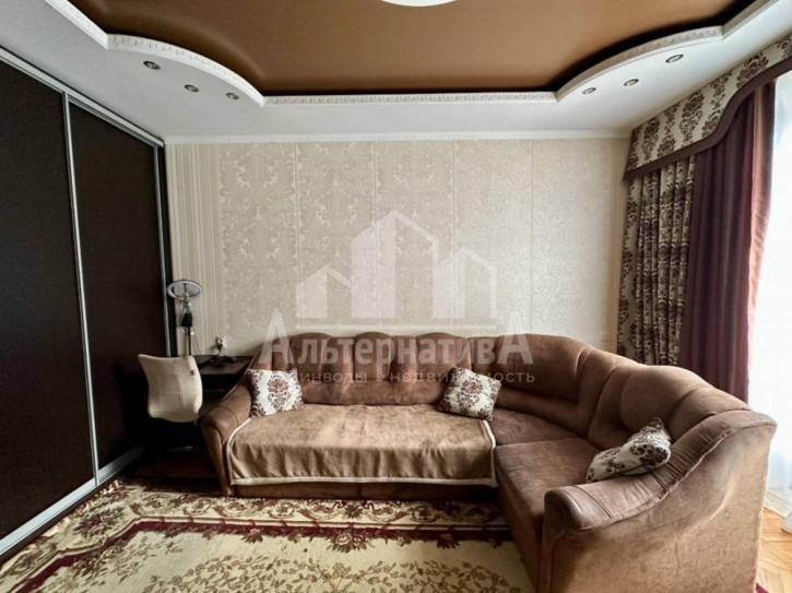 2-комн квартира Луначарского ул.