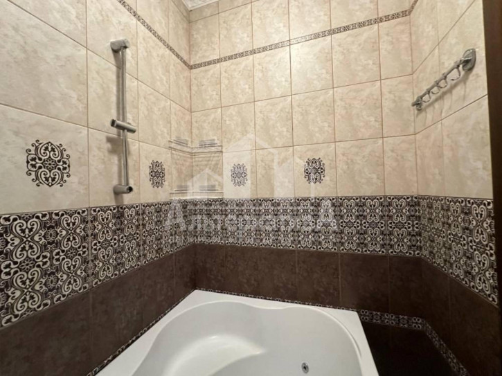 2-комн квартира Луначарского ул.