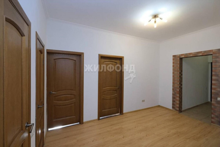 3-комн квартира Покрышкина, 1