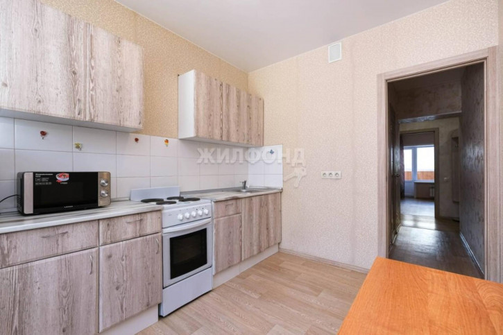 3-комн квартира Новосибирская, 12