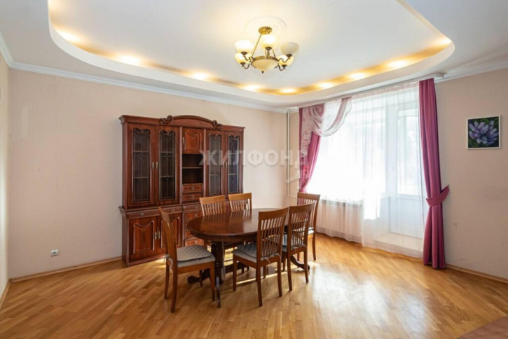 3-комн квартира Ильича, 23