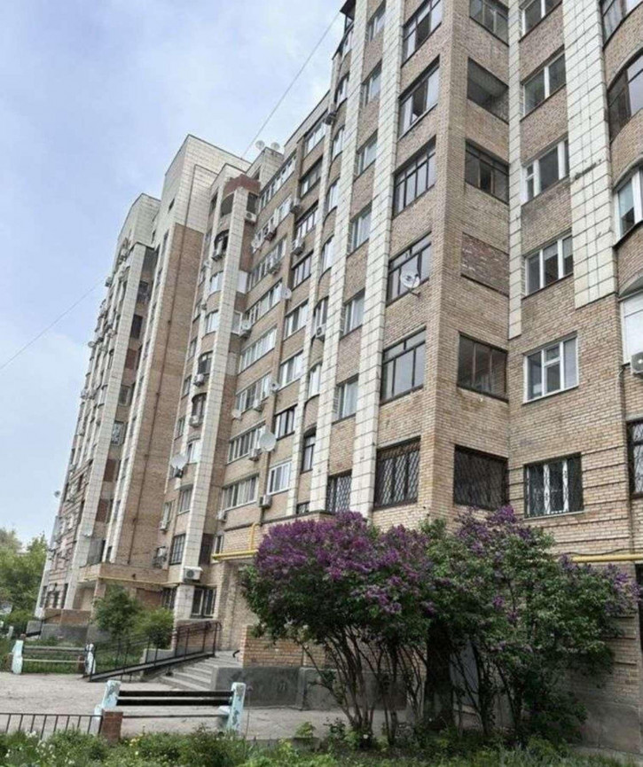 3-комн квартира Революционная улица, 146а 3-комн квартира Революционная улица, 146а