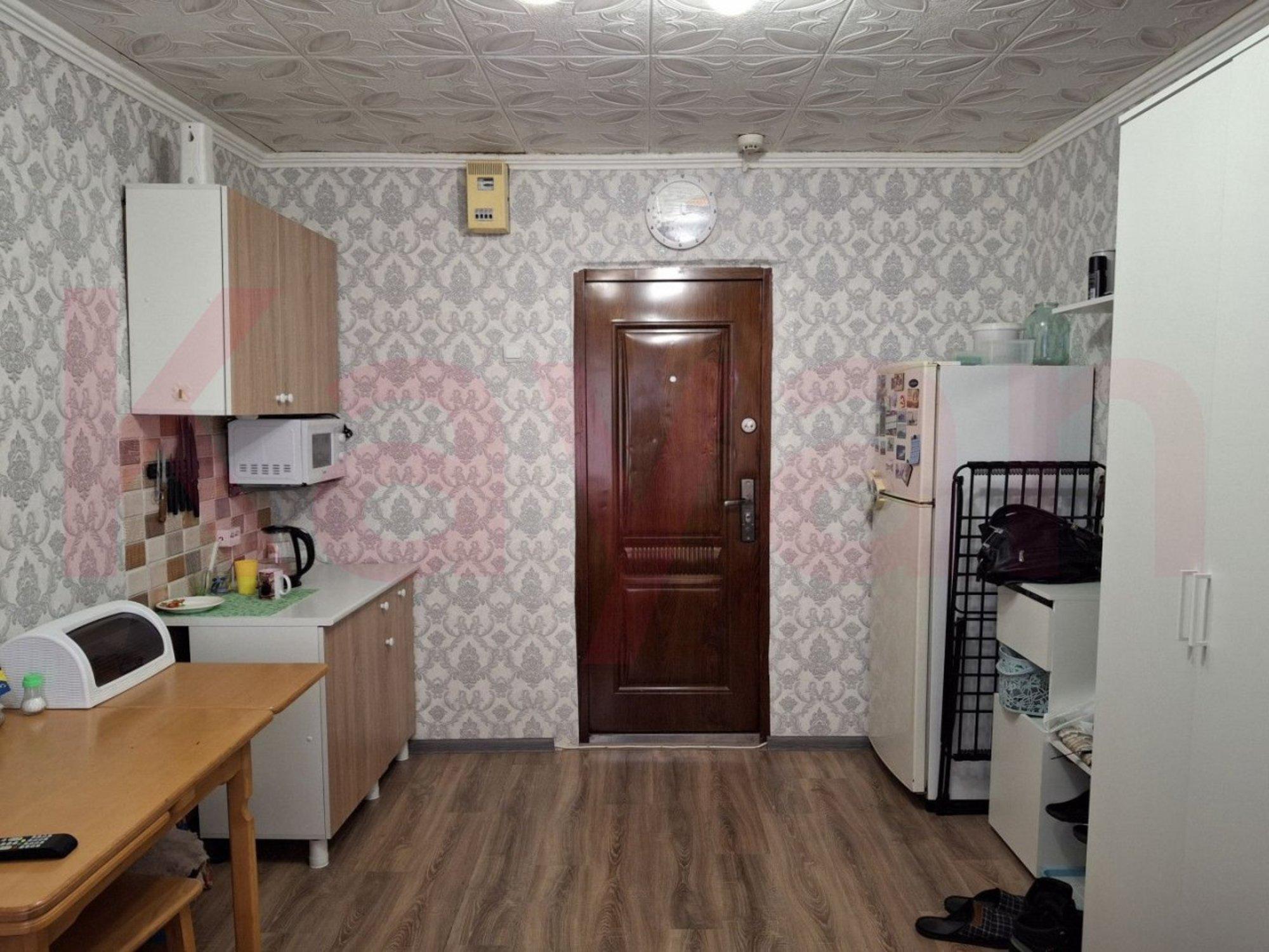 Купить комнату за 2 048 000 рублей на Леженина ул.