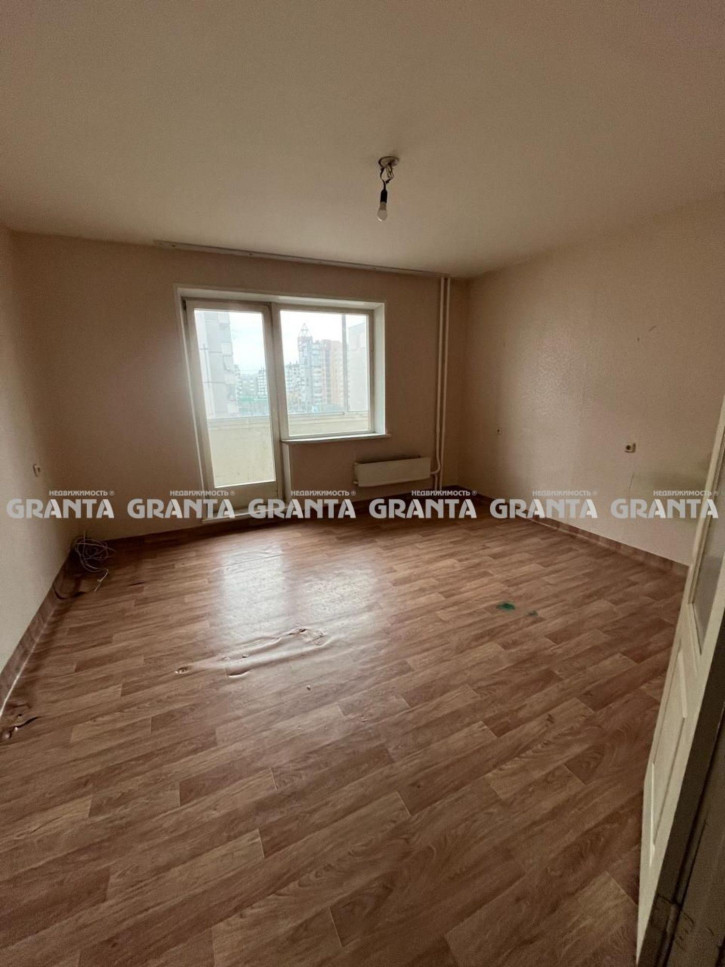 3-комн квартира ул Молокова, 64
