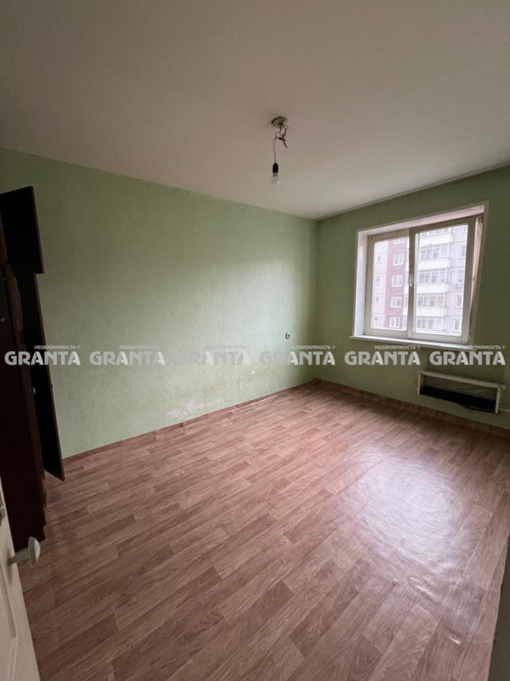 3-комн квартира ул Молокова, 64
