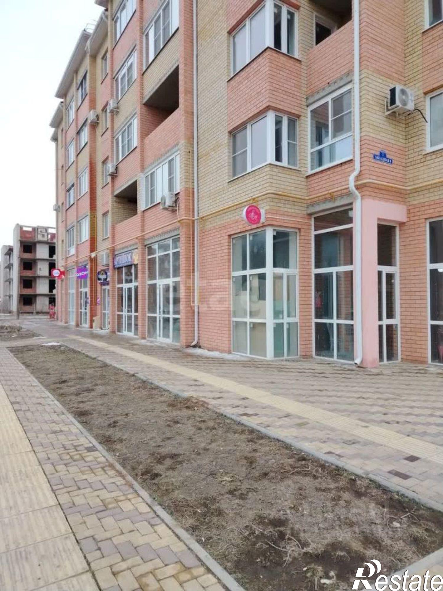 Купить офис, помещение под офис за 16 925 800 рублей на 39 и 40 мкр, Западная,8/1