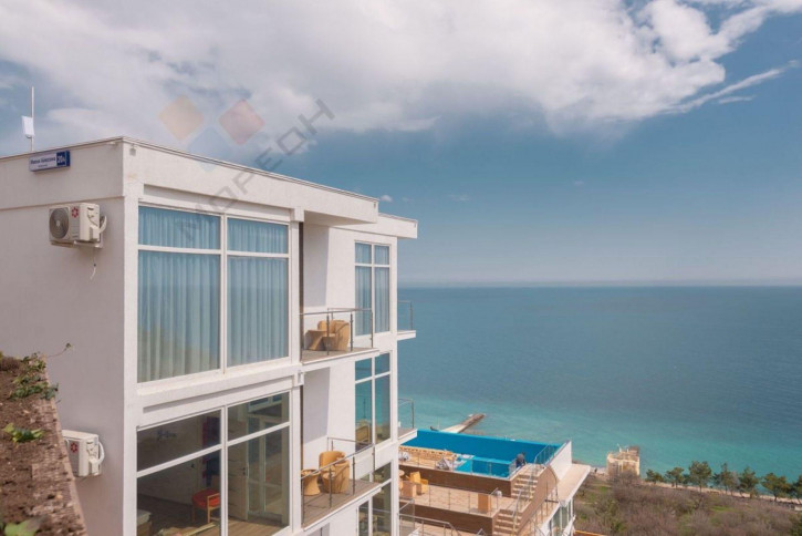 Отдельное здание Им. А. Айвазяна пер, 20а