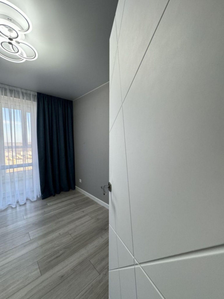 4-комн квартира в новом доме Героев Отечества пр-кт, 3А