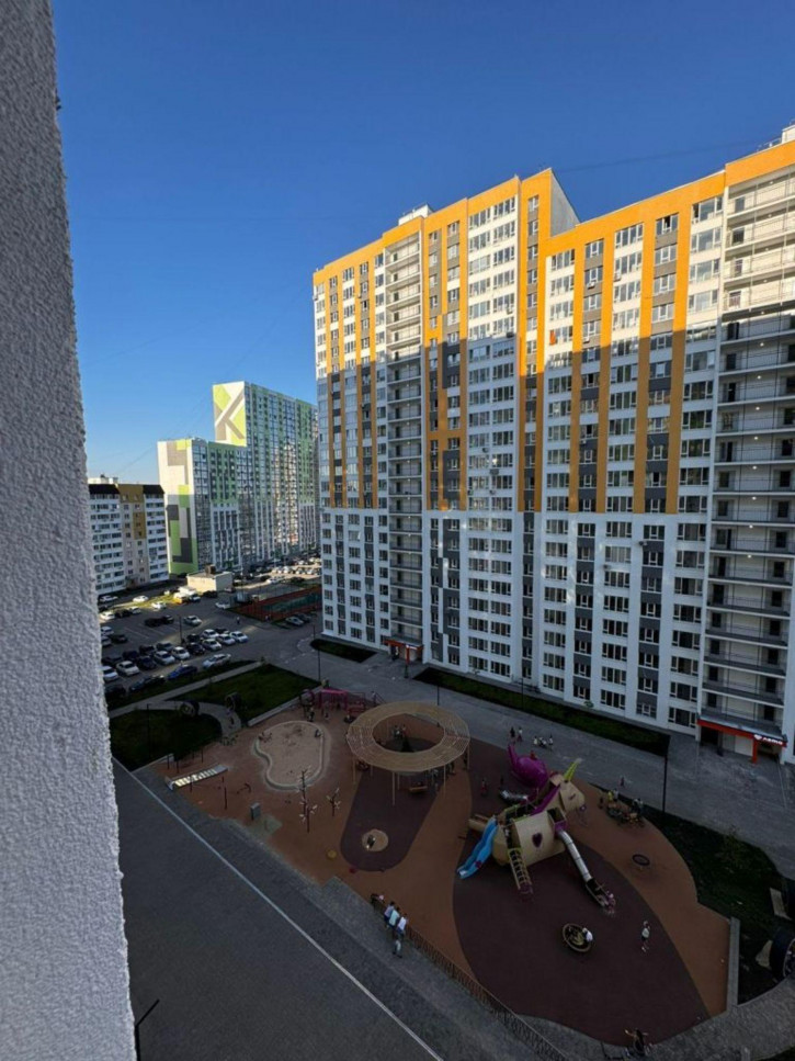 1-комн квартира в новом доме Академика Семёнова ул, 21