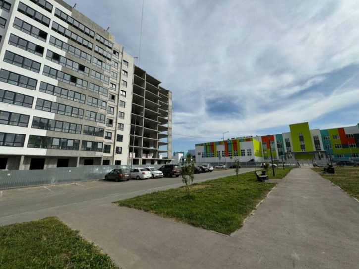 3-комн квартира в новом доме Евгения Долгина ул, 8