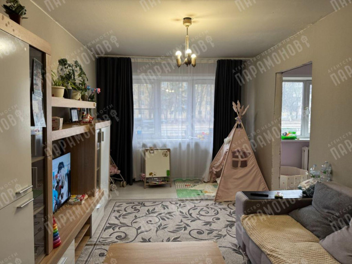 3-комн квартира Орджоникидзе ул, 52к1