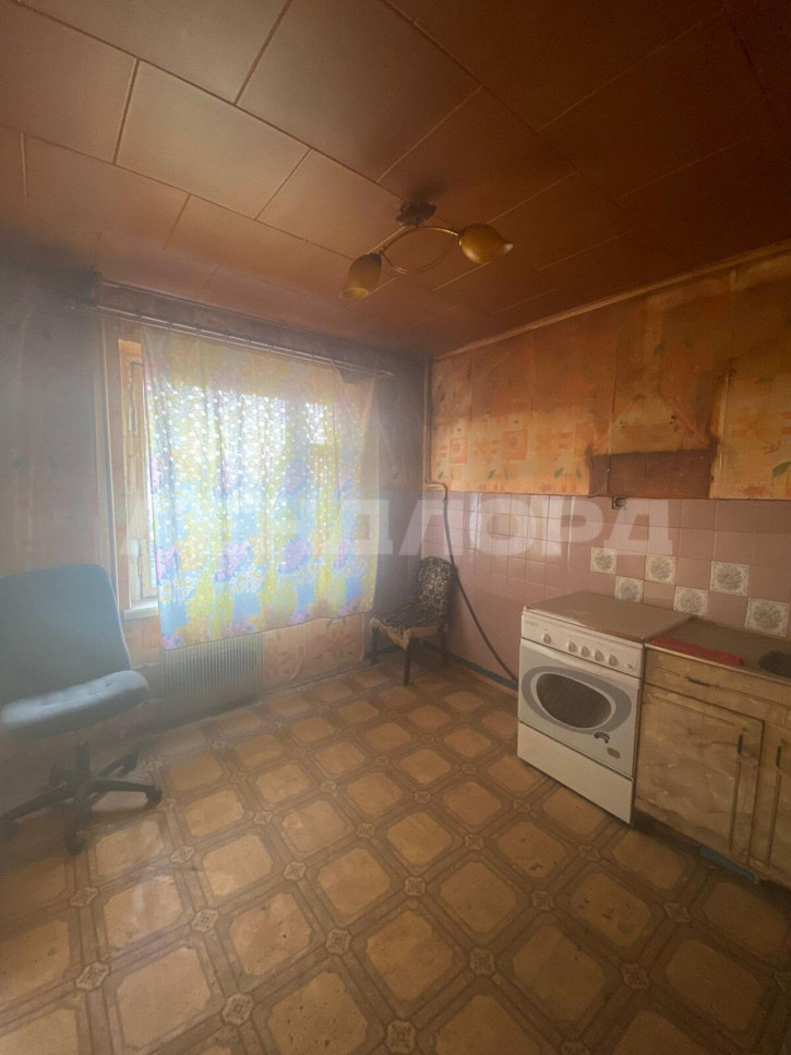 3-комн квартира Вятская улица, 110