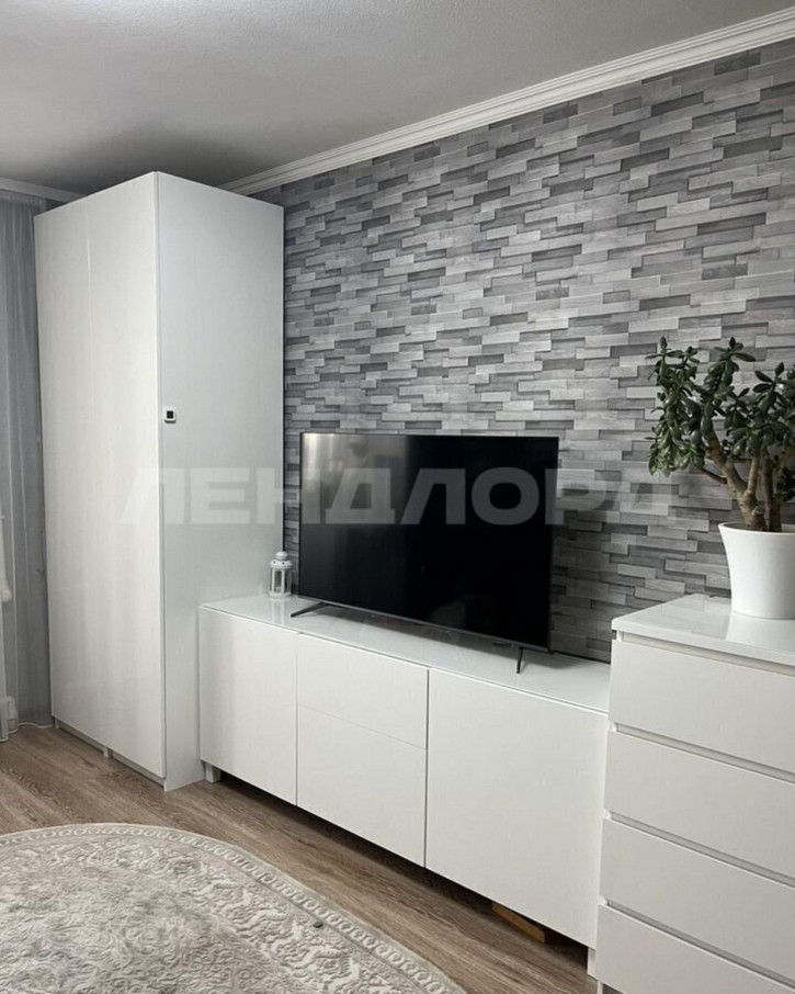 2-комн квартира проспект Космонавтов, 15