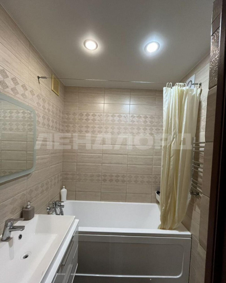 2-комн квартира проспект Космонавтов, 15