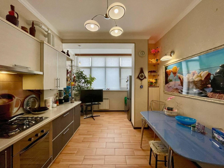 2-комн квартира улица Кати Соловьяновой, 84