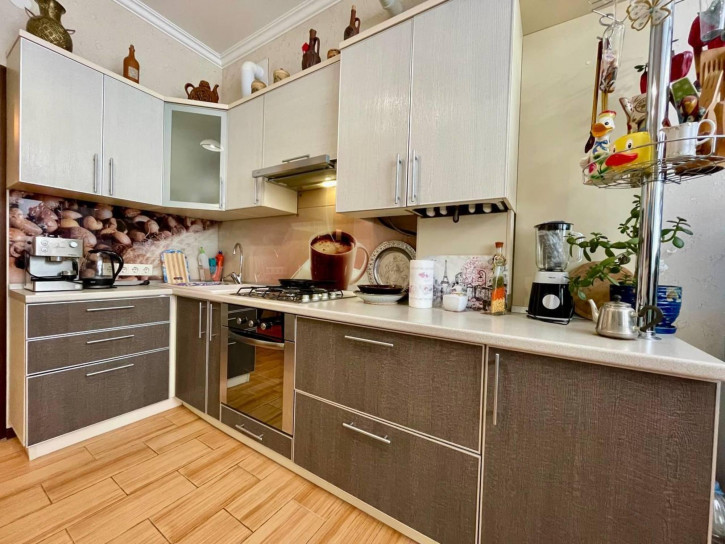 2-комн квартира улица Кати Соловьяновой, 84