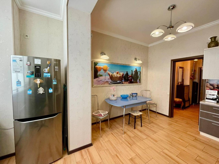 2-комн квартира улица Кати Соловьяновой, 84