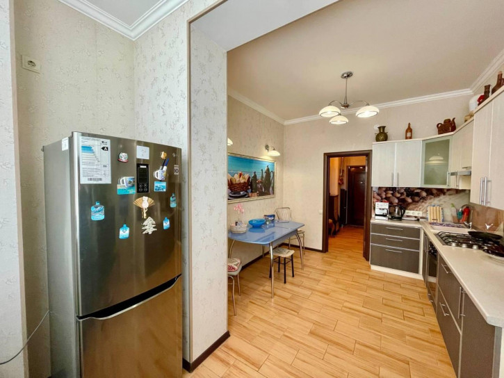 2-комн квартира улица Кати Соловьяновой, 84