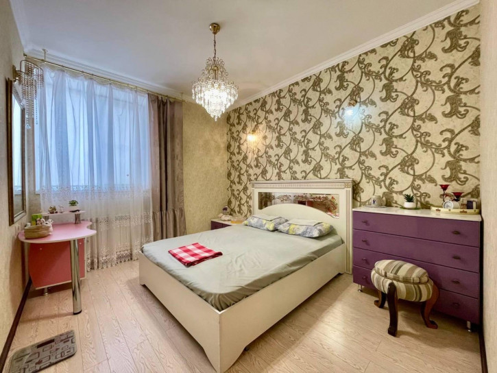 2-комн квартира улица Кати Соловьяновой, 84