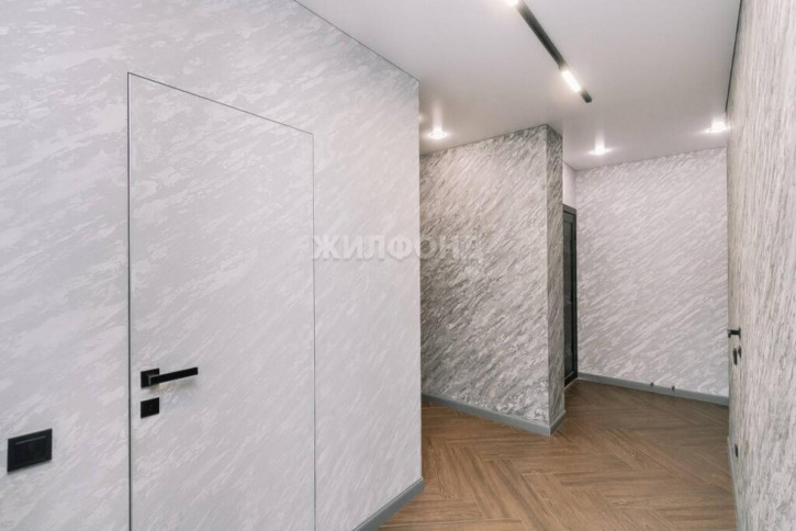 4-комн квартира Красный проспект, 323/2