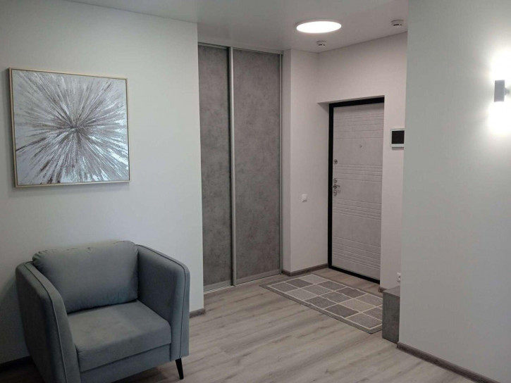 2-комн квартира Луначарского улица, 5