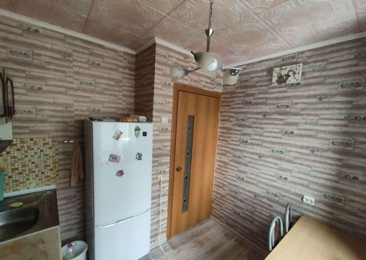 2-комн квартира Красных Коммунаров улица, 17б