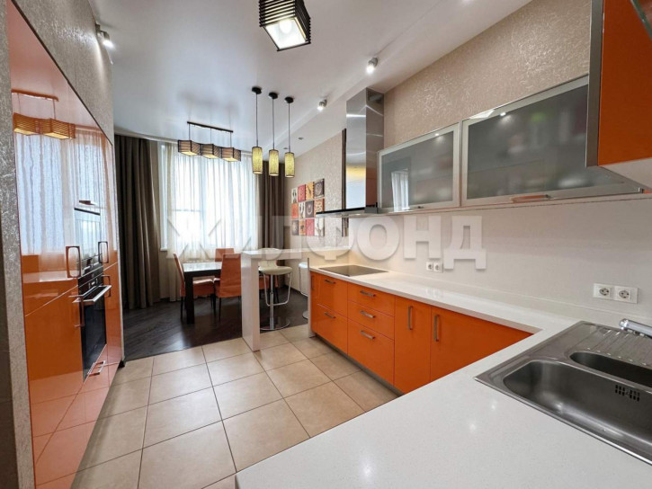 3-комн квартира Державина улица, д.77/2