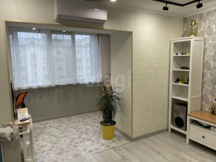 4-комн квартира улица Карла Маркса, 80а