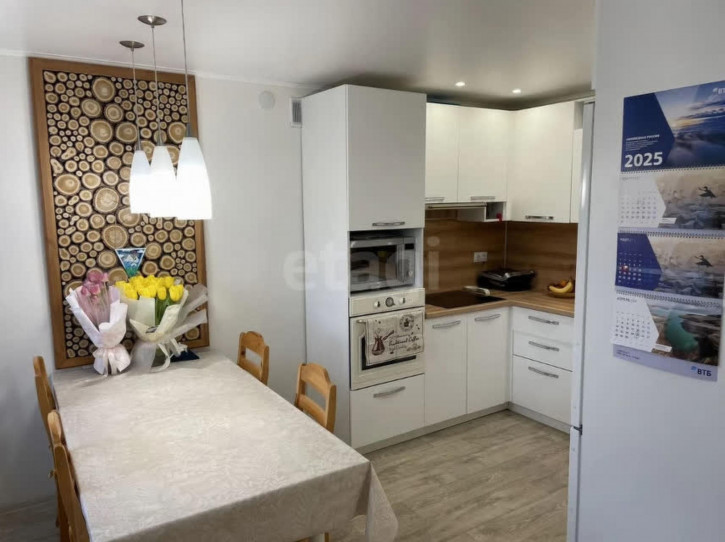 4-комн квартира улица Карла Маркса, 80а