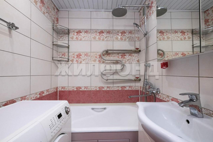 3-комн квартира Авиастроителей улица, д.1 3-комн квартира Авиастроителей улица, д.1
