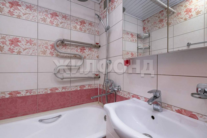 3-комн квартира Авиастроителей улица, д.1 3-комн квартира Авиастроителей улица, д.1