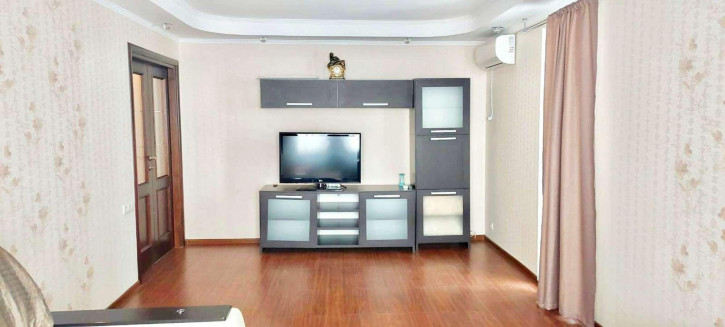 3-комн квартира Победы улица, 49к4