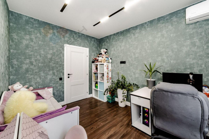 4-комн квартира Гаражная ул, 87