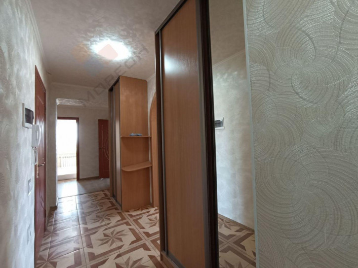 4-комн квартира Угольный пер, 12
