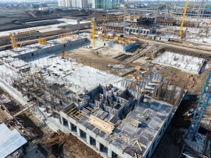 1-комн квартира в новом доме им. Героя Российской Федерации Виктора Казанцева ул, 1.1 лит2