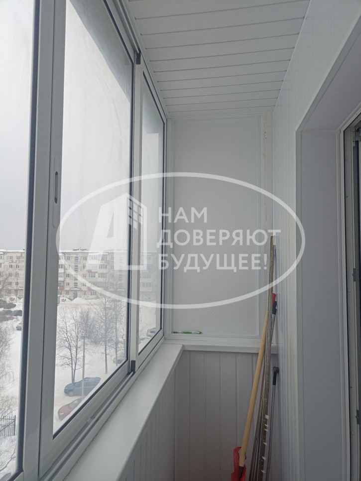 2-комн квартира улица Гайдара, 13