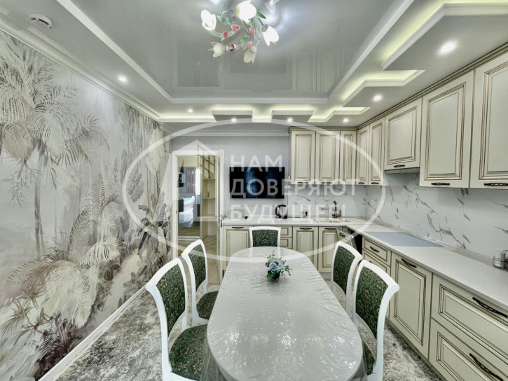 2-комн квартира улица Луначарского, 99