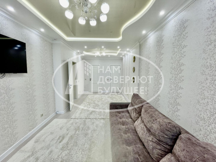 2-комн квартира улица Луначарского, 99