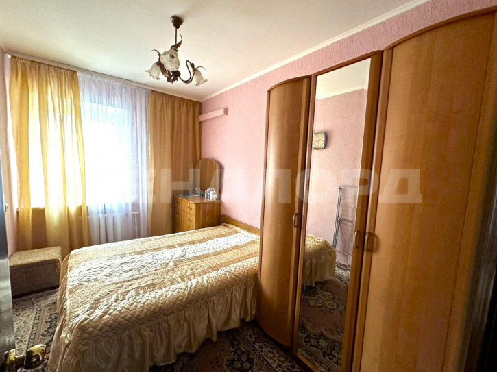 3-комн квартира улица Пановой, 32