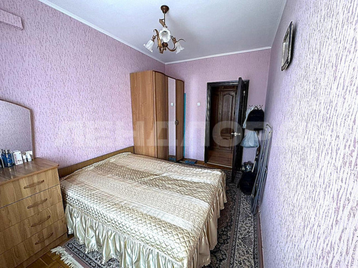 3-комн квартира улица Пановой, 32