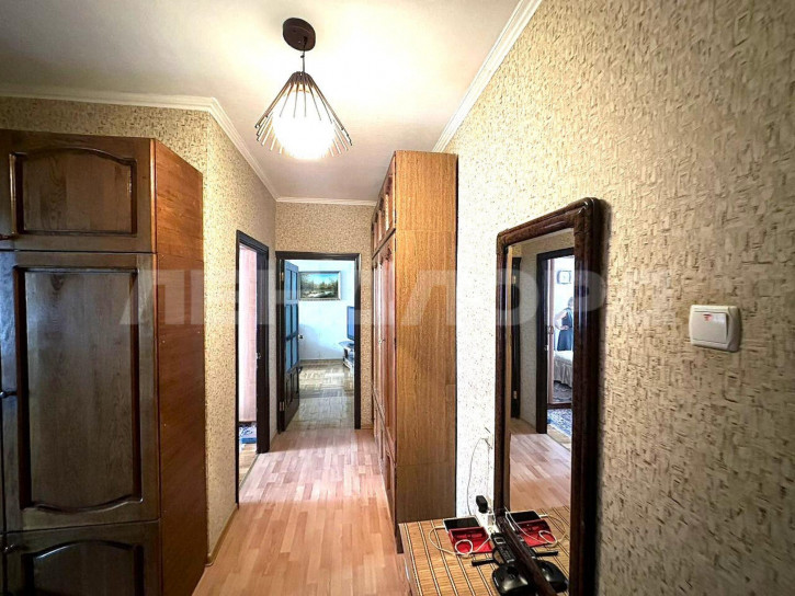 3-комн квартира улица Пановой, 32