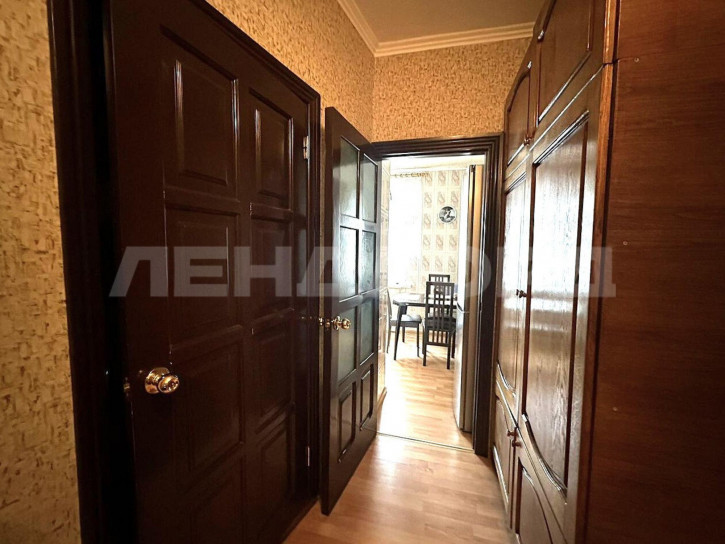 3-комн квартира улица Пановой, 32