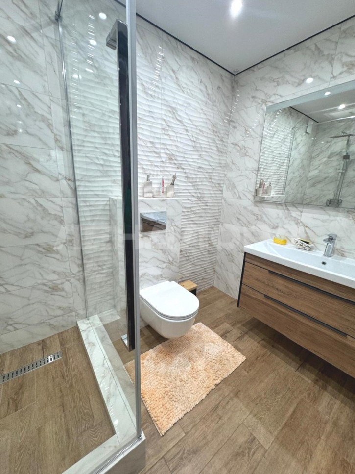 2-комн квартира улица 11-я Линия, 53