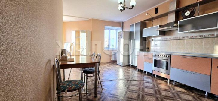 3-комн квартира Блюхера улица, д.30