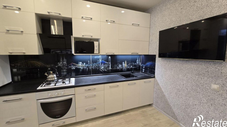 2-комн квартира Комсомольская ул, 83