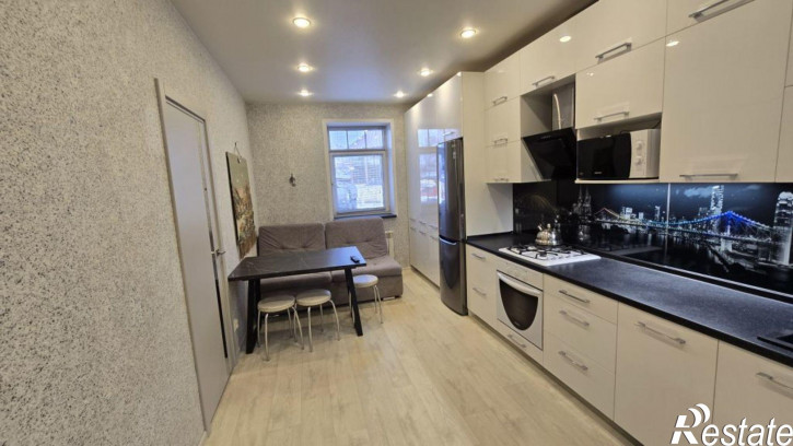 2-комн квартира Комсомольская ул, 83