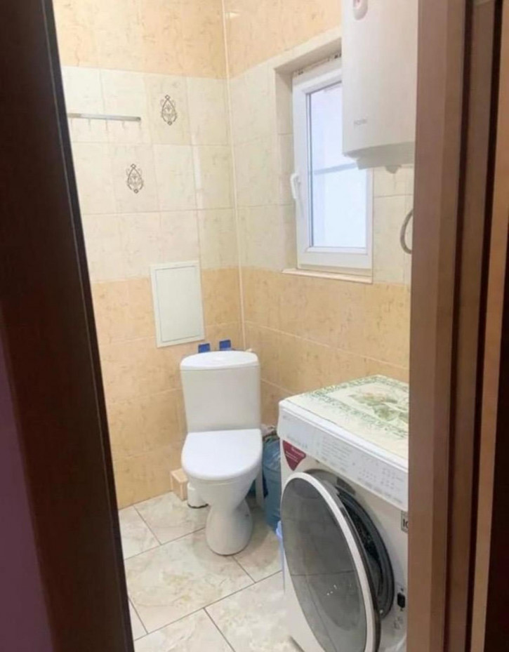 Студия улица Комарова, 44