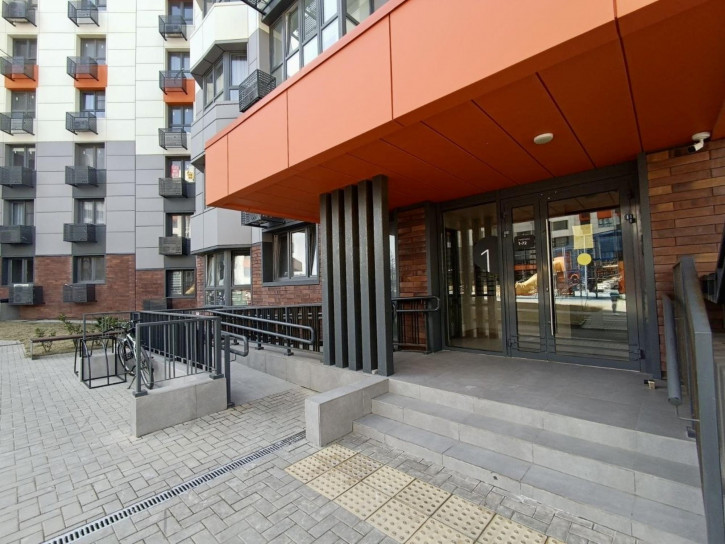 2-комн квартира улица Крылова, 13к3