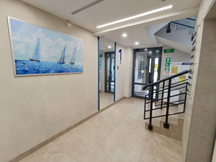 2-комн квартира улица Крылова, 13к3