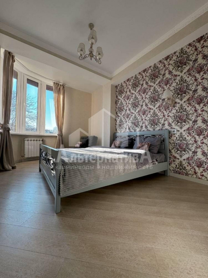 3-комн квартира 40 лет Октября ул.